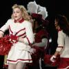 Madonna sobe ao palco com pouco mais de uma hora de atraso
