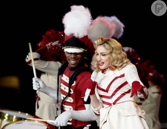 Madonna se diverte no palco