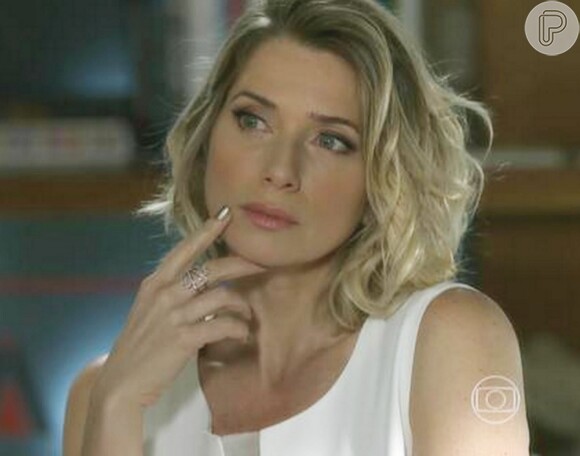 Soraya (Leticia Spiller) decide contratar Mari (Bruna Marquezine) como guarda-costas de seus filhos, na novela 'I Love Paraisópolis'