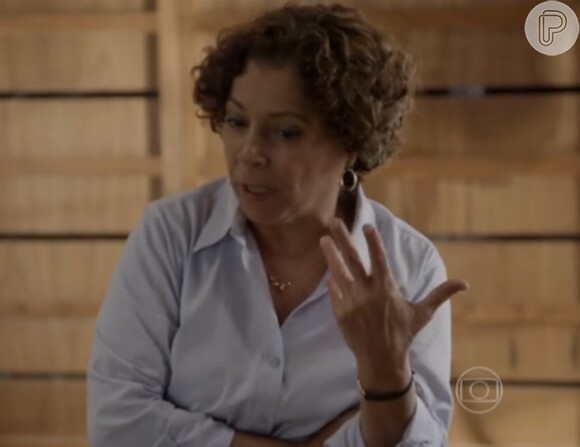 Wilma (Cristina Galvão) diz a Regina (Camila Pitanga) que tem medo de depor contra Beatriz (Gloria Pires) e ganhar o ódio de Estela (Nathalia Timberg), na novela 'Babilônia'