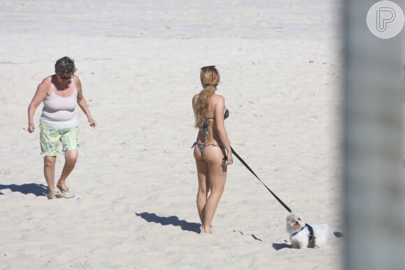 Rita comentou que não vai deixar de ir à praia por causa dos paparazzi: 'Moro perto e tenho prazer em ir'