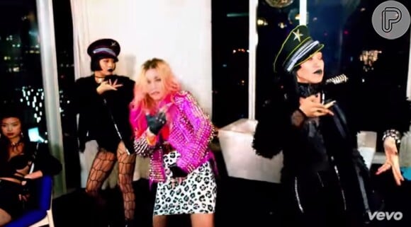 Madonna exibe cabelos cor-de-rosa no clipe 'Bitch I'm Madonna' lançado nesta quinta-feira, 18 de junho de 2015