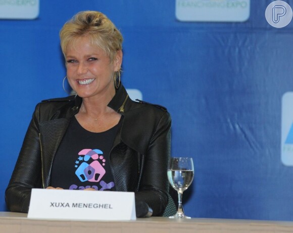 No processo, Xuxa alega que apenas a revista masculina para a qual posou há 20 anos poderia publicar as fotos
 