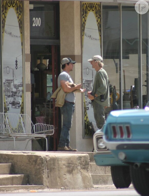 O ator Mark Wahlberg protagoniza o longa e estava no set na hora do acidente