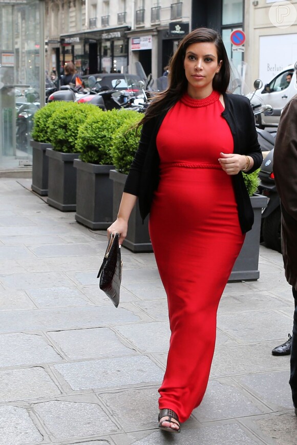 Kim Kardashian usou diversos looks duvidosos durante a gravidez