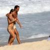 Priscila Fantin sai da água com o marido, Renan Abreu
