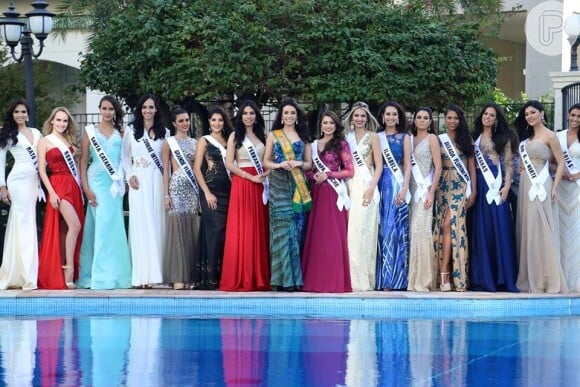 Ensaio fotográfico com as 36 candidatas ao Miss Mundo 2015