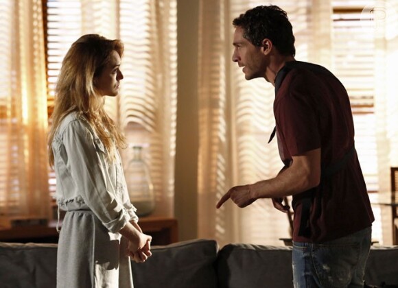 Felipe (Michel Noher) briga com Júlia (Isabelle Drummond) e sai de casa, na novela 'Sete Vidas', e 6 de julho de 2015