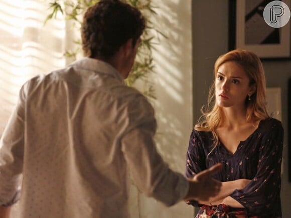 Júlia (Isabelle Drummond) diz a Felipe (Michel Noher) que não vai se mudar com ele para o exterior, na novela 'Sete Vidas', em 7 de julho de 2015