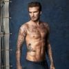 David Beckham tatuou um Minion em homenagem à filha Harper, de 3 anos de idade. Quem divulgou a foto da nova tattoo foi Victória Beckham, mulher do ex-jogador, nesta terça-feira, 30 de junho de 2015