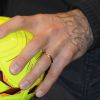 Em detalhe, a palavra 'Love' tatuada na mão esquerda de David Beckham