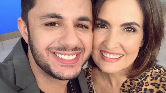 Foto: Cristiano Araújo e a namorada, Allana Moraes, morreram em 2015 -  Purepeople