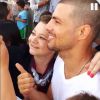 Cauã Reymond posou com fãs durante estadia no Mato Grosso do Sul