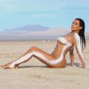 Kim Kardashian também já fez um ensaio nua e com o corpo pintado por uma tinta branca 