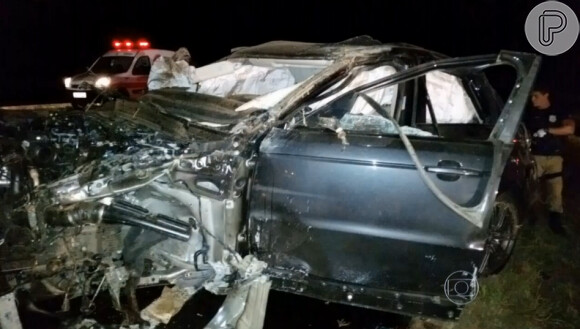 Range Rover de Cristiano Araújo ficou destruída após o veículo sair da pista, na BR-153 e capotar várias vezes