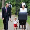 Kate Middleton e príncipe William chegaram a Sandringham, no Reino Unido, acompanhados pela caçula, Charlotte Elizabeth Diana, e pelo primogênito, George