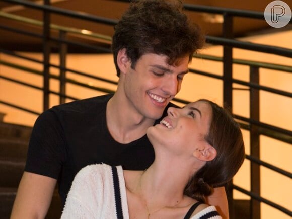 Camila Queiroz namora o modelo Lucas Cattani há dois anos. Eles se conheceram em São Paulo e se reencontraram em Milão, na Itália: 'Foi destino'