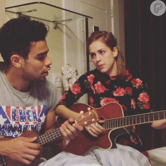 Sophia Abrahão e Sergio Malheiros cantam juntos e compartilham vídeo no Instagram, em 5 de julho de 2015