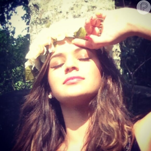 Bruna Marquezine posta foto em seu Instagram: 'Mais brilhante que o sol'