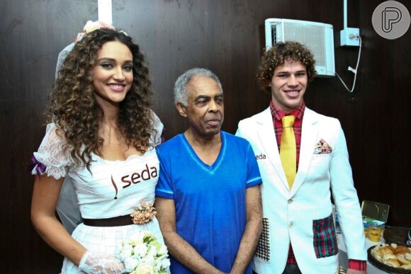 O casal aproveitou a oportunidade e visitaram o camarim de Gilberto Gil