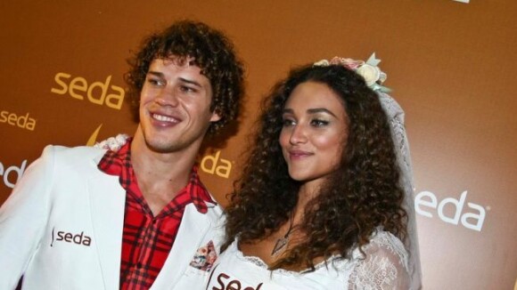 Débora Nascimento, de noiva, vai à festa junina com José Loreto, na Paraíba