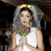 Recentemente, a atriz se caracterizou de noiva caipira na festa junina 'Arraiá da Providência'