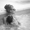 Beyoncé foi clicada com a filha em uma banheira de hidromassagem