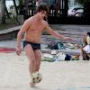 Com o bom tempo no Rio de Janeiro, o programa escolhido pelo ator foi a praia
