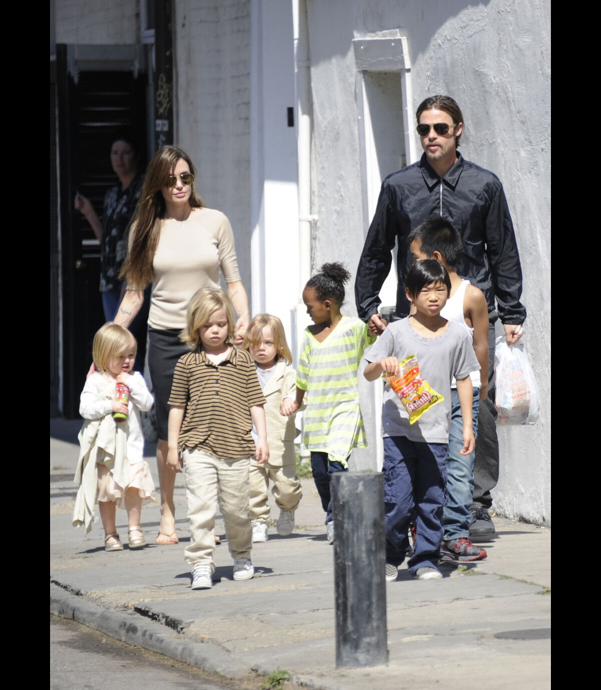 Foto: Brad Pitt e Angelina Jolie são pais de seis crianças: Maddox, de 11  anos, Pax, de 9, Zahara, de 8, Shiloh, de 7, e os gêmeos Knox e Vivienne,  de 4.