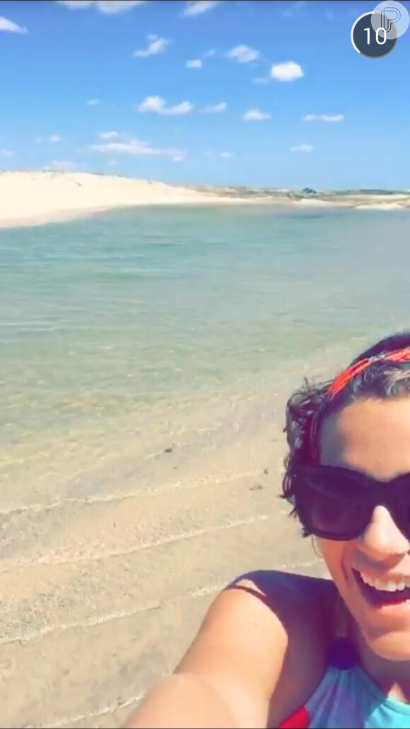 Isabella Santoni se diverte  no Ceará e posta vídeo no snapchat