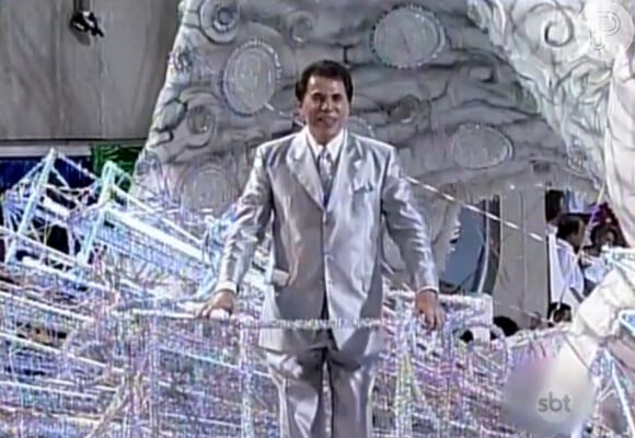 Em 2001, Silvio Santos usou um terno Dior na cor prata para desfilar pela escola de samba carioca Tradição, que homenageou sua vida no enredo