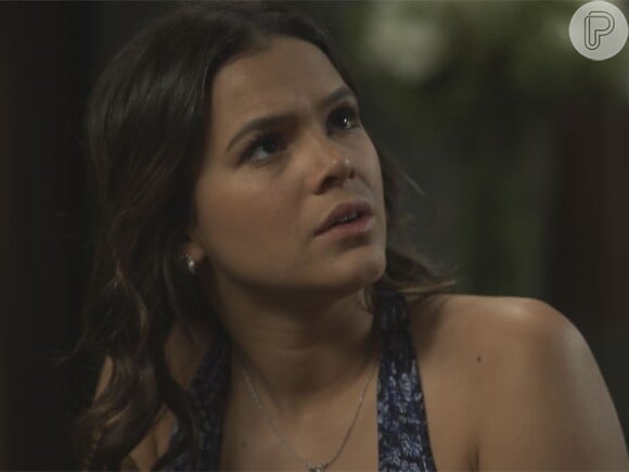 Mari (Bruna Marquezine) enfrenta Grego (Caio Castro), diz que vai se casar com Benjamin (Maurício Destri) e que o despreza, na novela 'I Love Paraisópolis'
