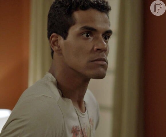 Revoltado com a perda dos movimentos, Ivan (Marcello Melo Jr.) é rude com Sérgio (Cláudio Lins), na novela 'Babilônia'