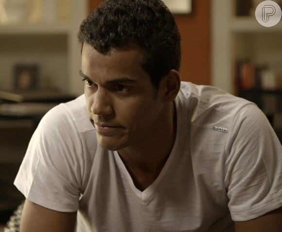 Ivan (Marcello Melo Jr.) sofre um atropelamento, na novela 'Babilônia'