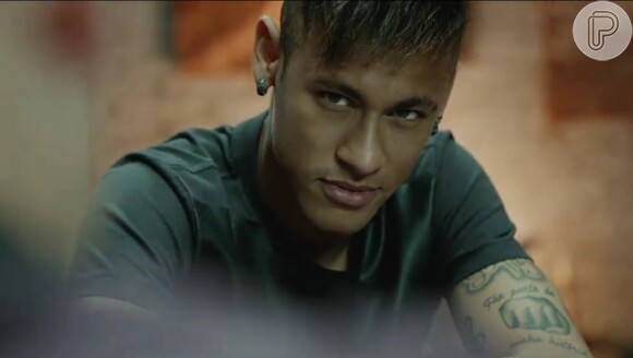 Neymar joga pôquer em vídeo promocional de site de jogos, em 1 de agosto de 2015