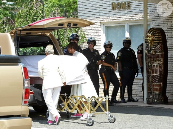 O corpo de Bobbi Kristina Brown começou a ser velado no dia 31 de julho em um funeral em Atlanta exclusivo para familiares.