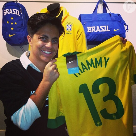 Thammy Miranda mostrou a camisa personalizada com a qual torceu pelo Brasil na final da Copa das Confederações