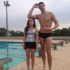 Tatá Werneck brincou com a diferença de altura entre ela e o nadador: 'Injustiças sociais'