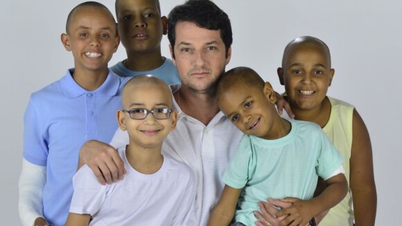 Marcelo Serrado grava campanha em prol da luta contra o câncer infantojuvenil