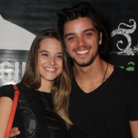 Rodrigo Simas e Juliana Paiva estão juntos e querem assumir namoro na vida real