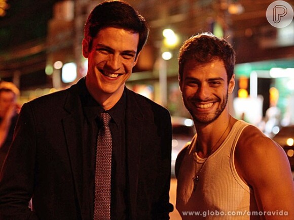 Félix (Mateus Solano) e Anjinho (Lucas Malvacini) se reencontram em 'Amor à Vida'