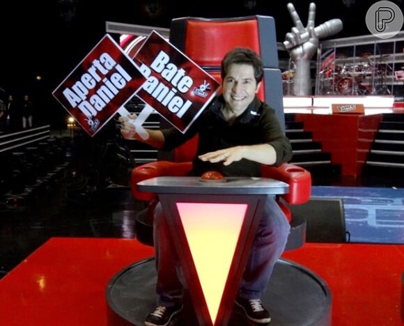 Daniel foi o técnico mais seletivo na primeira edição do "The Voice Brasil". Os colegas fizeram a campanha "Bate, Daniel" para que o cantor virasse a cadeira para os participantes