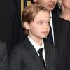 Filha de Angelina Jolie e Brad Pitt, Shiloh chama atenção por se vestir com roupas masculinas