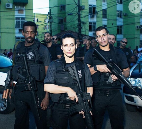 Cleo Pires interpreta uma policial no filme 'Operações Especiais', que estreia no dia 15 de outubro de 15. Thiago Martins e Fabrício Boliveira também estão no elenco