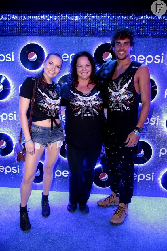 Os atores Dida Camero, Felipe Roque e Letícia Colin marcaram presença no camarote da Pepsi