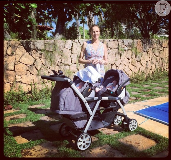 Luana Piovani compartilha primeiro banho de sol dos filhos gêmeos, Bem e Liz, em 19 de setembro de 2015