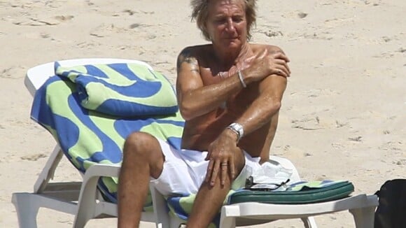 Rod Stewart vai à praia e almoça no Leblon antes de se apresentar no Rock in Rio