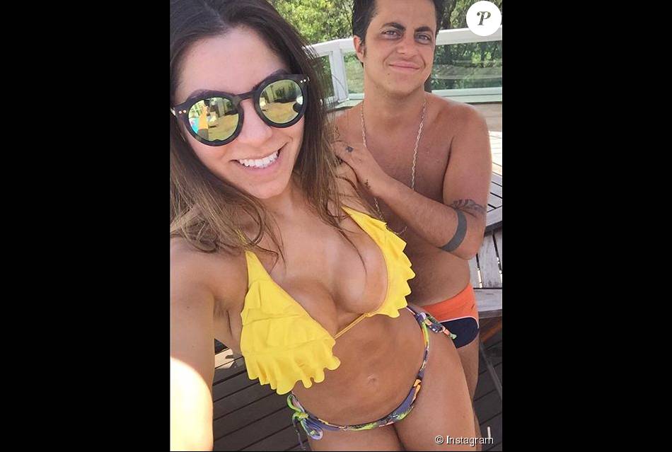 Thammy Miranda Aparece De Sunga E Exibe Pelos No Peito Em Dia De Sol Na Piscina Com A Namorada Andressa Ferreira Purepeople