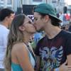 Thati Lopes e Victor Lamoglia se beijam em outro dia de Rock in Rio 2015