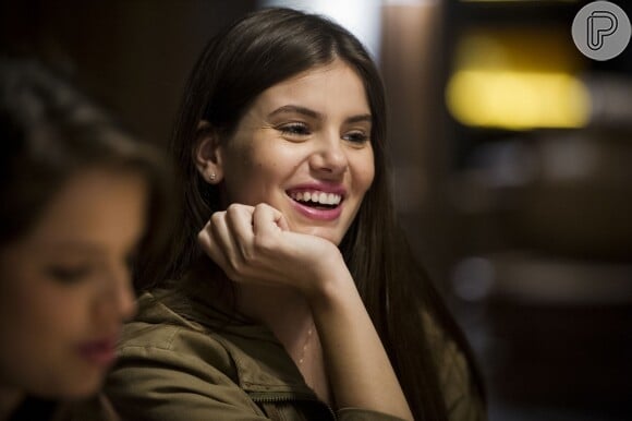 Camila Queiroz vai atuar com porca de estimação na novela 'Candinho'